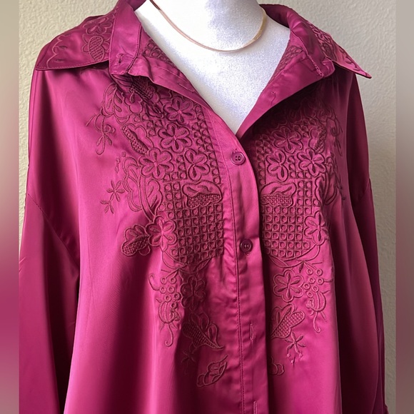 NWT - Listicle Popplin Magenta Embroidered Oversized Cool Girl Button Up - Picture 14 of 14